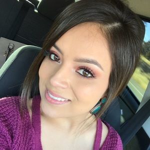 Meet your Posher, Desiree